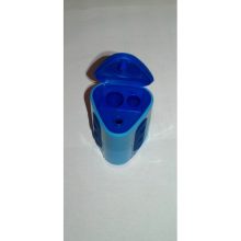 LYRA hegyező: kétlyukú, zárható, háromszögletű