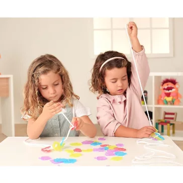   Áttetsző Fűzős figurák 32 db-os    ML32165 (Translucent Activity Figures)