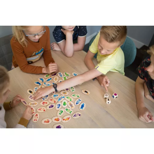 Fogd ki a halacskákat! – Fa készségfejlesztő játék (BS Toys fa játék)