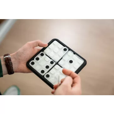   Dobókockázat (Dice Deduction) logikai játék 10 éves kortól (Smart Games)
