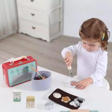 Süteményes készlet fémdobozban